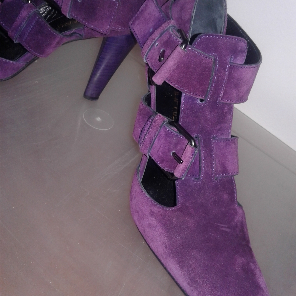 Bruno Frisoni purple suede 4" heels.